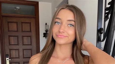 Skylar Mae Bio, Age, Career, Net Worth, Boyfriend, Height, & More